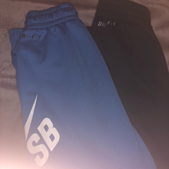 Boys Nike Outfits T-shirt and Dri-Fit shorts Small - Picture 8 of 8